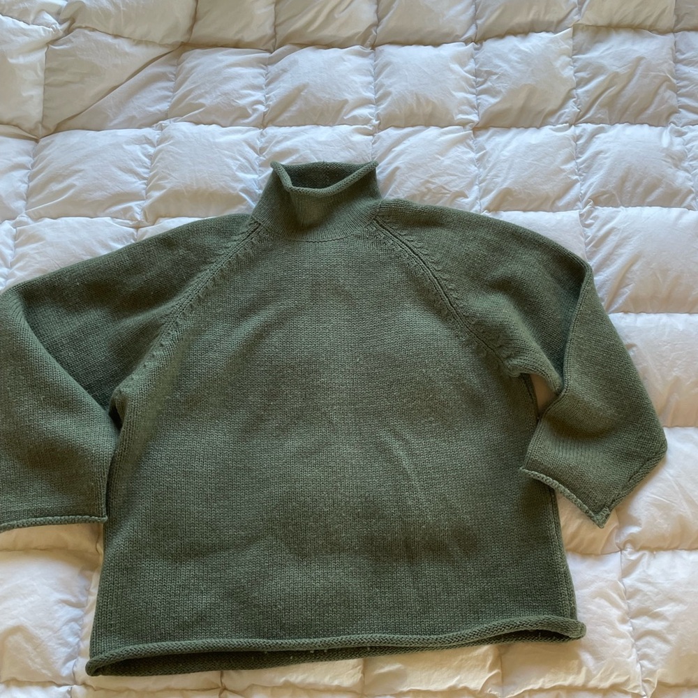 Olive green vintage 100% wool jcrew turtleneck sweater